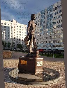 Памятник Высоцкому в Новом Уренгое  Город Москва установлен нами в 2016 году.jpg