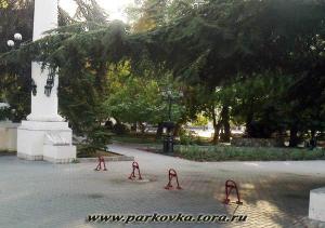 Парковочный барьер Tip1_Sevastopol_teatr_Luna4arskogo.jpg
